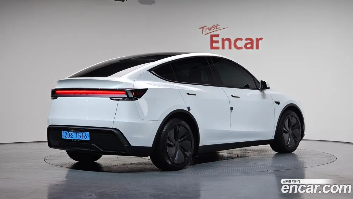 Tesla Model Y — фото 2