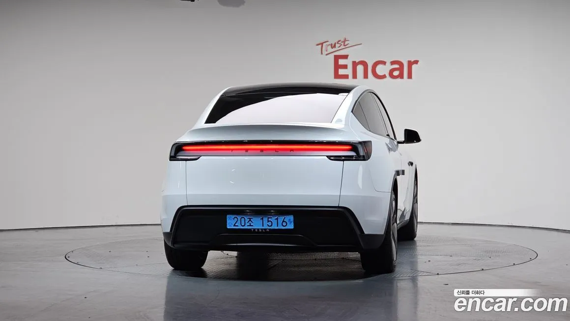 Tesla Model Y — фото 4