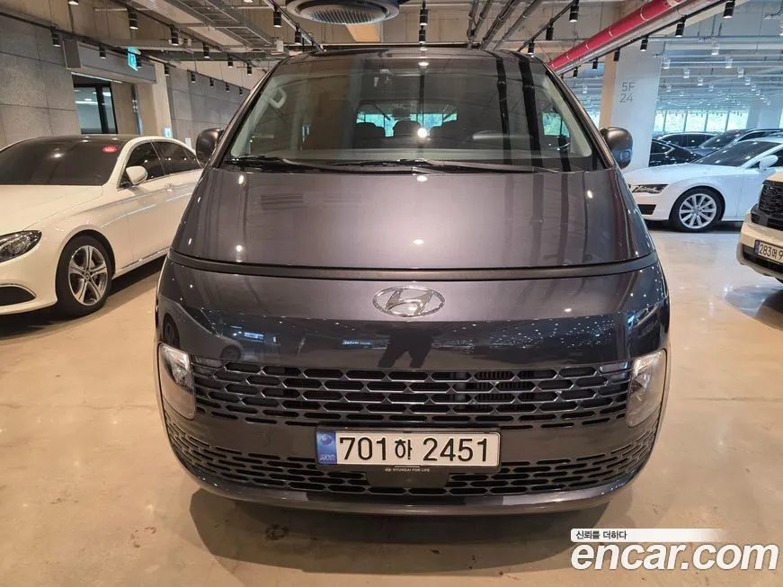 Hyundai Staria — фото 1