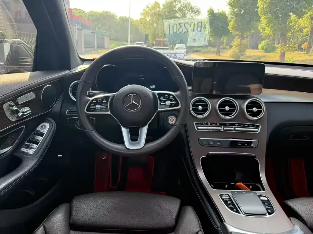 Mercedes-Benz GLC — фото 10
