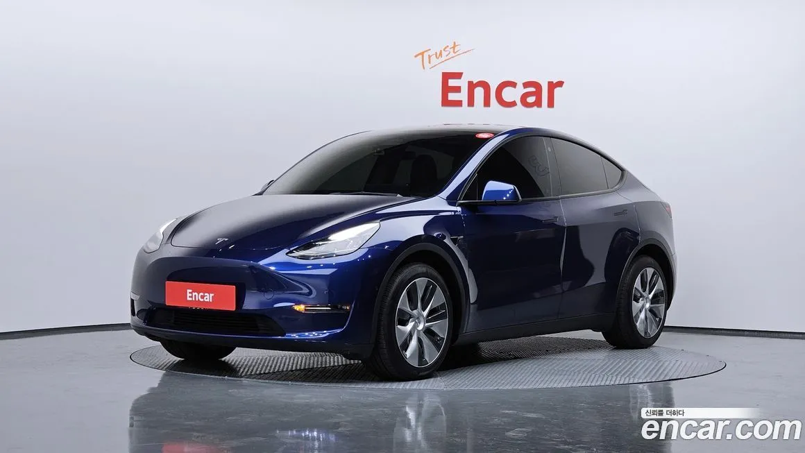 Tesla Model Y — фото 1