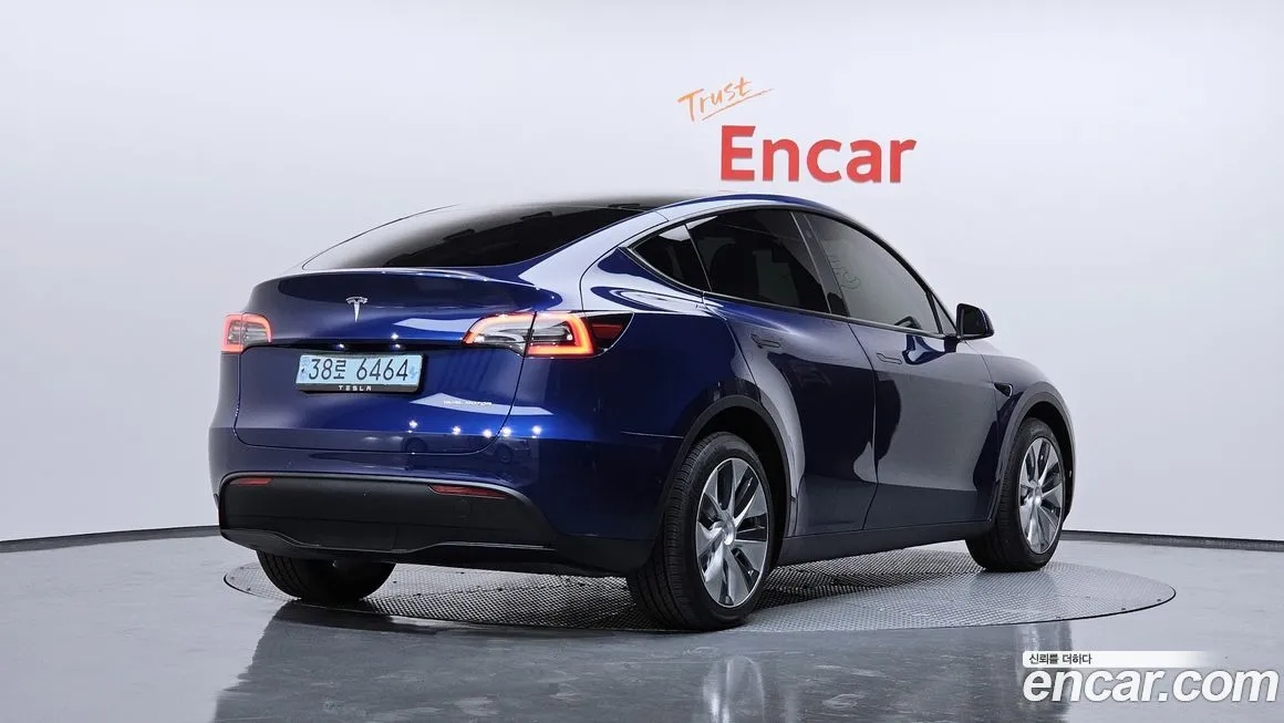 Tesla Model Y — фото 2