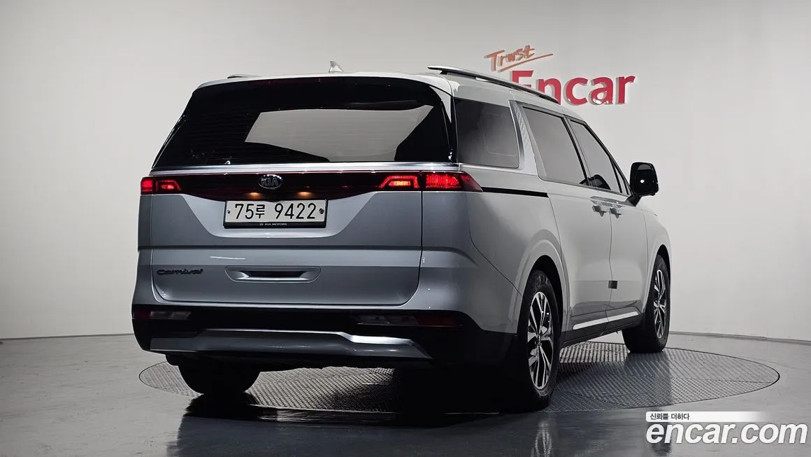 Kia Carnival — фото 2