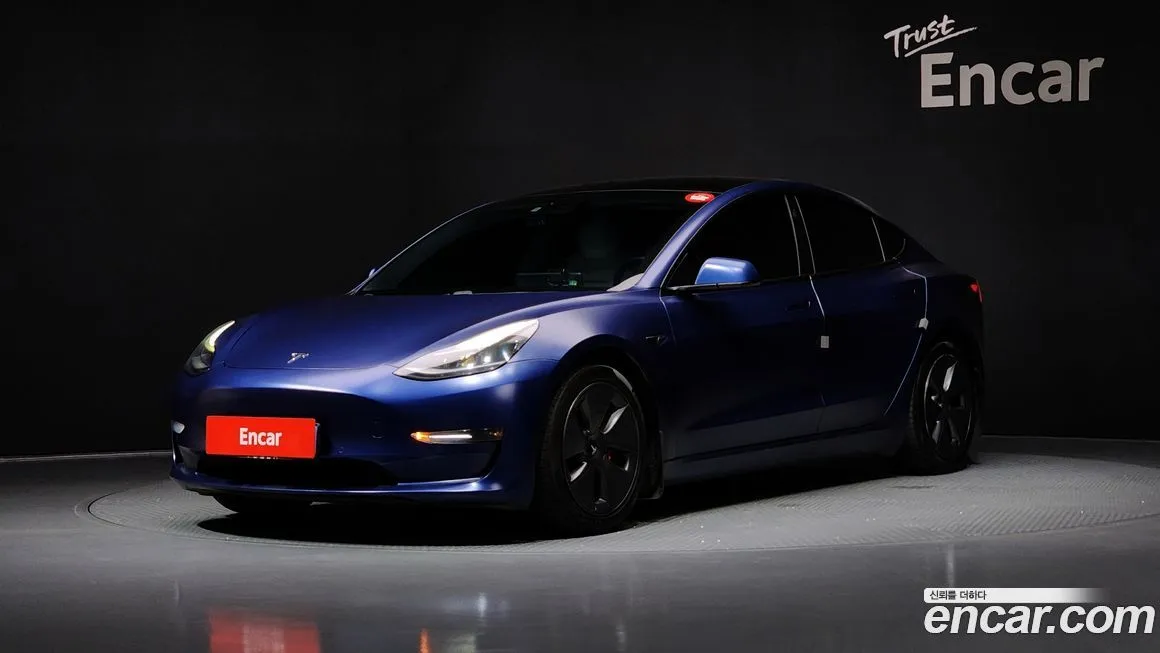 Tesla Model 3 — фото 1