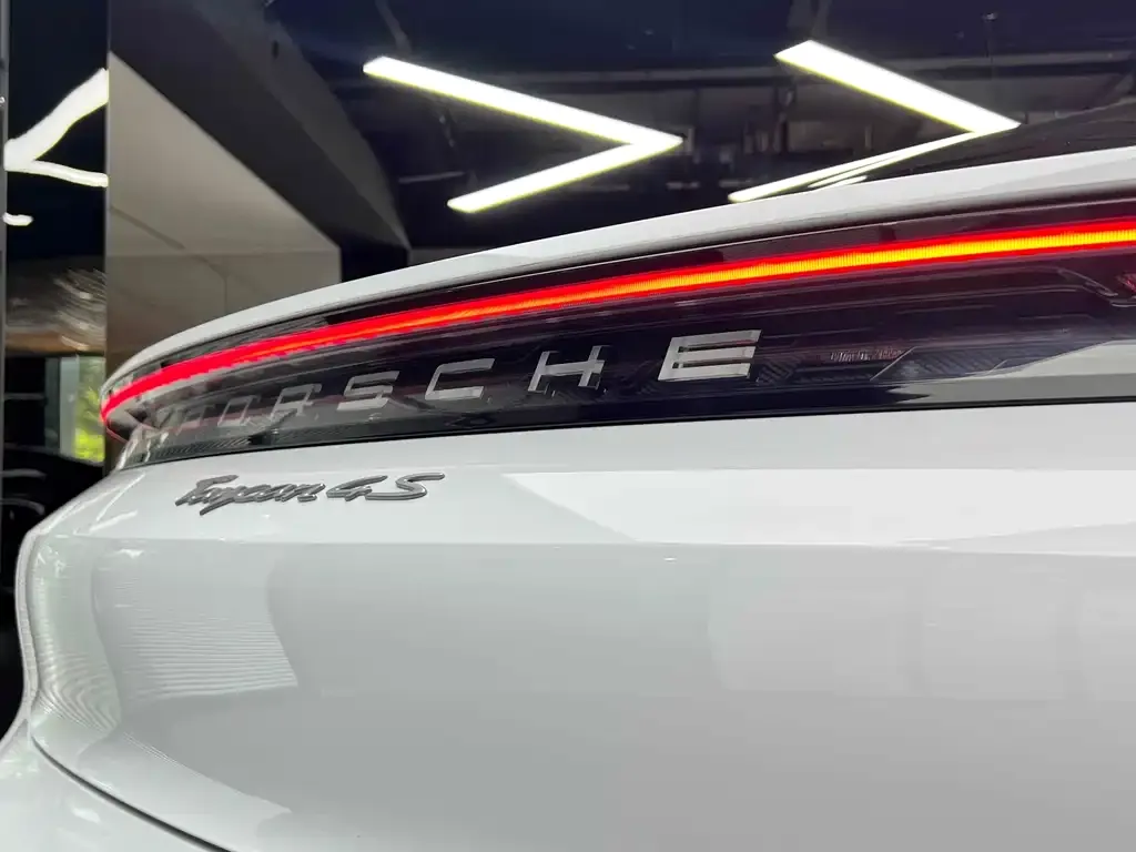 Porsche Taycan — фото 4