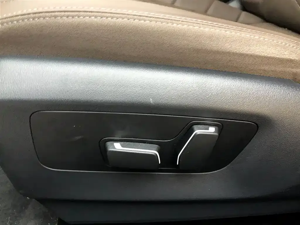 BMW 5 Series — фото 10