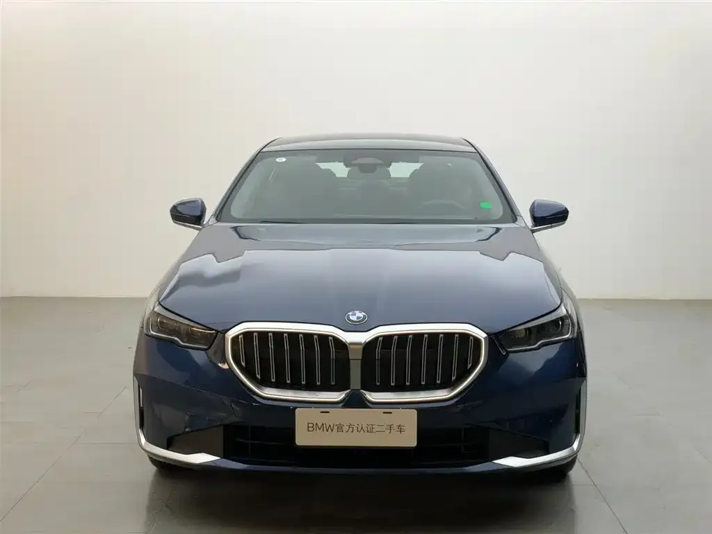 BMW 5 Series — фото 2