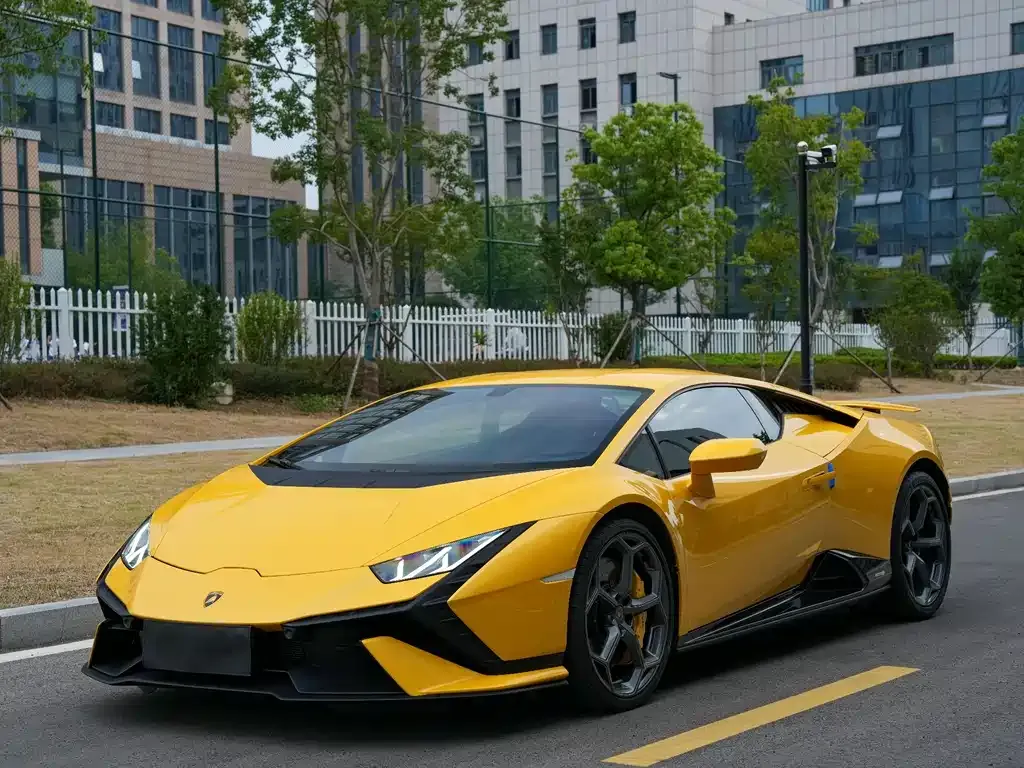 Lamborghini Huracan — фото 1