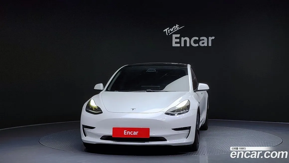 Tesla Model 3 — фото 3