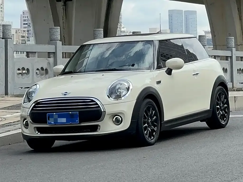 MINI Cooper (3-door) — фото 1