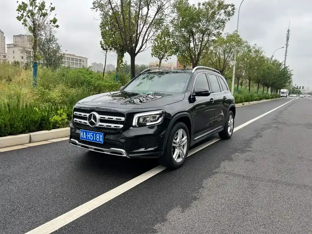 Mercedes-Benz GLB — фото 1