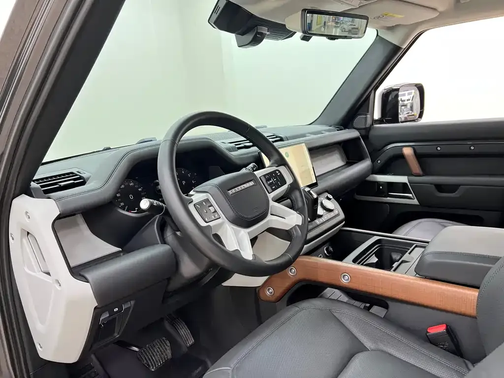 Land Rover Defender — фото 10