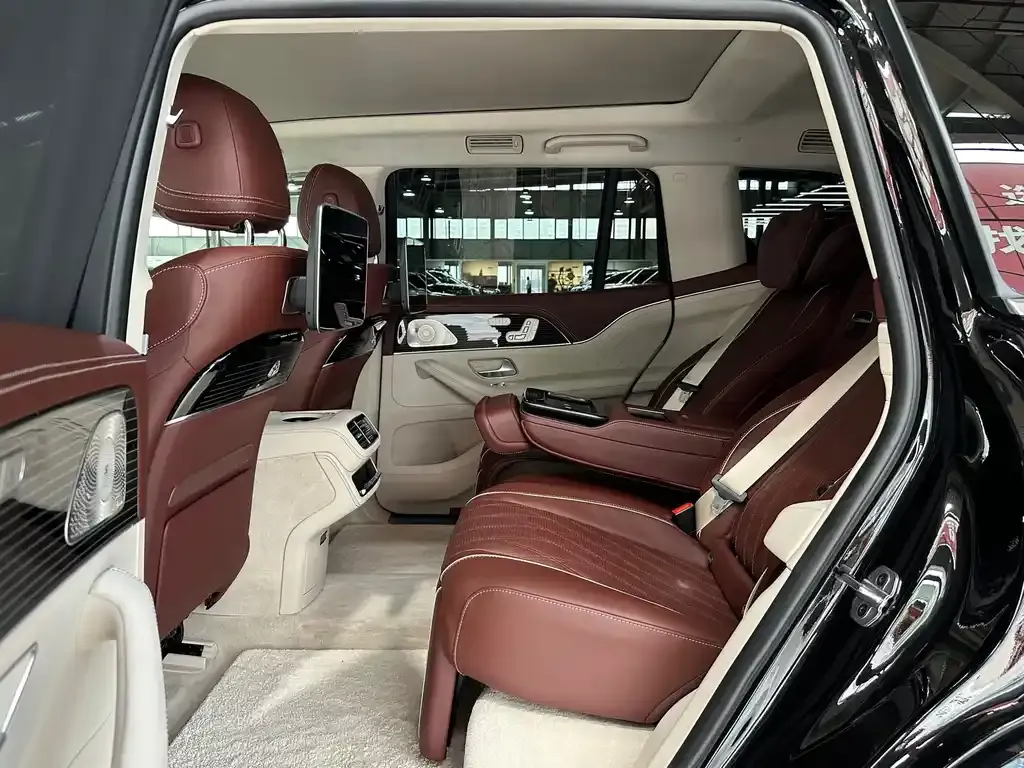 Mercedes-Benz GLS — фото 10