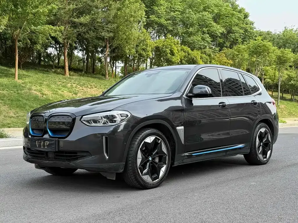 BMW iX3 — фото 1
