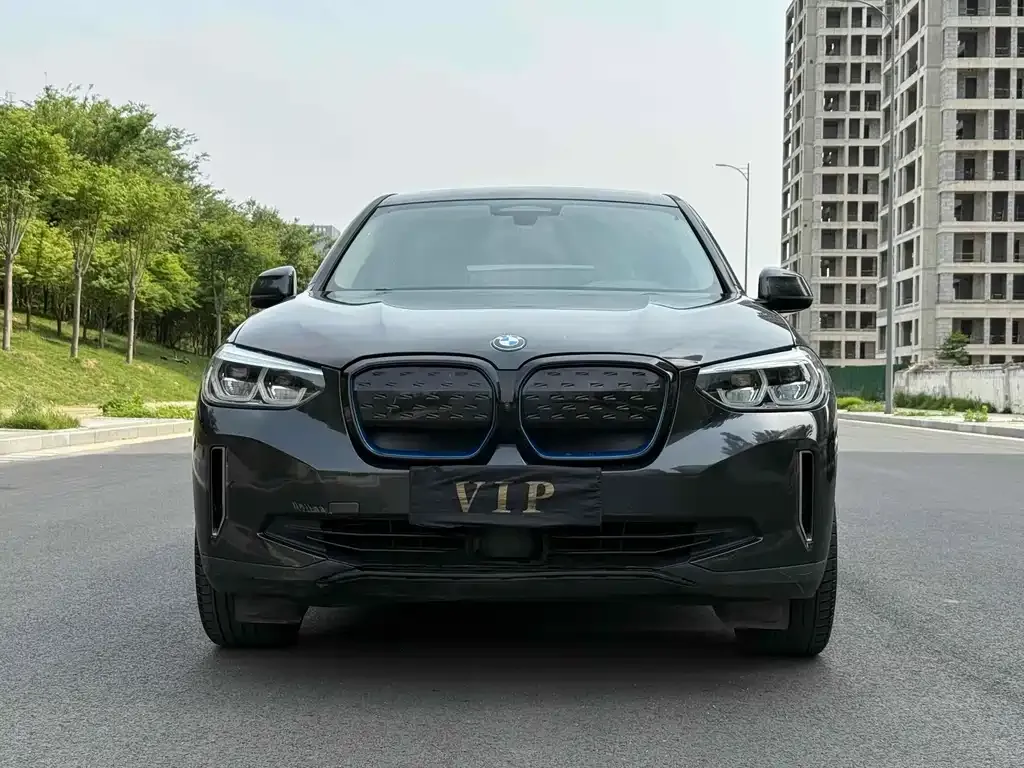 BMW iX3 — фото 2