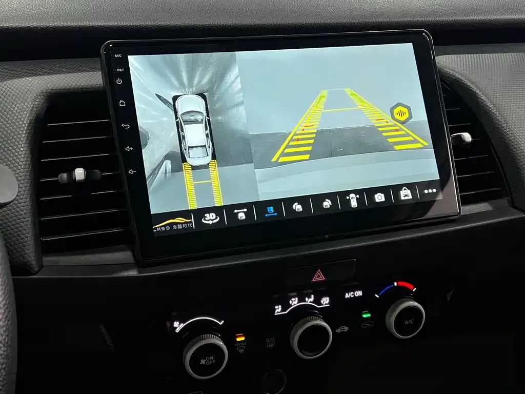 Honda Fit — фото 10
