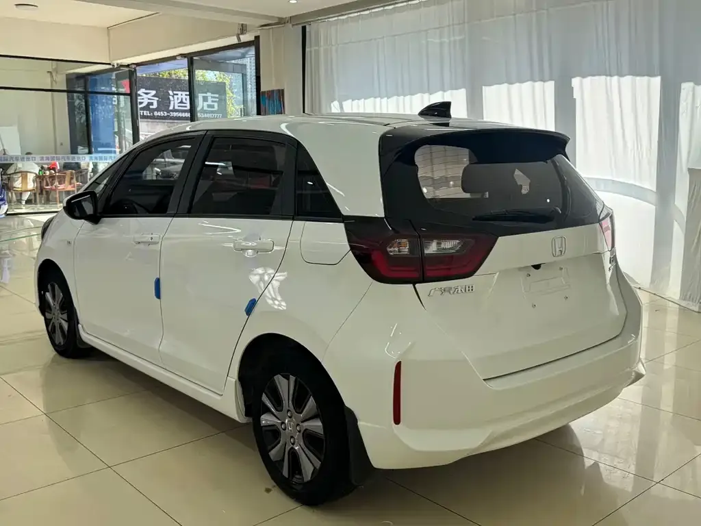 Honda Fit — фото 4
