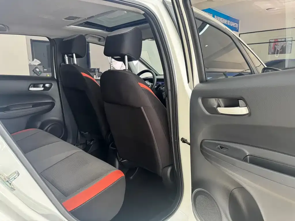 Honda Fit — фото 9