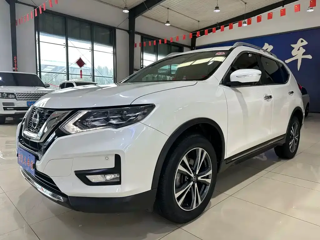 Nissan X-Trail — фото 1