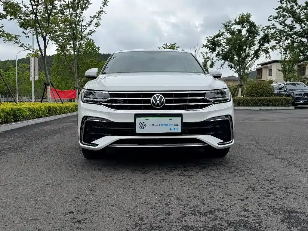 Volkswagen Tiguan L — фото 3