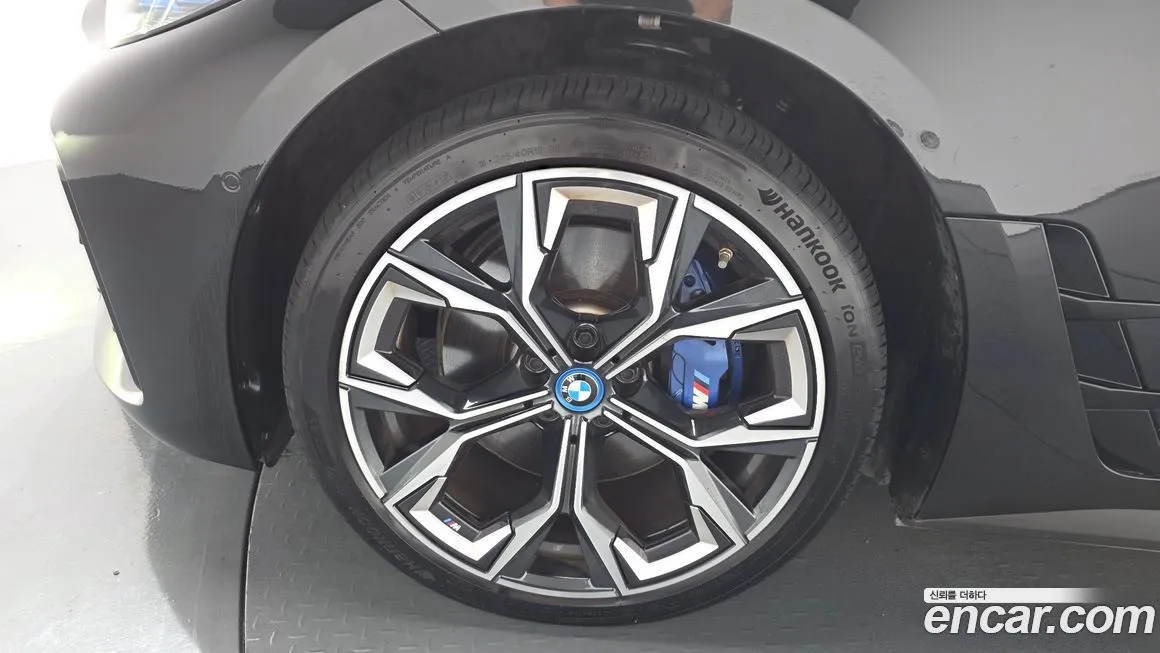 BMW i4 — фото 5