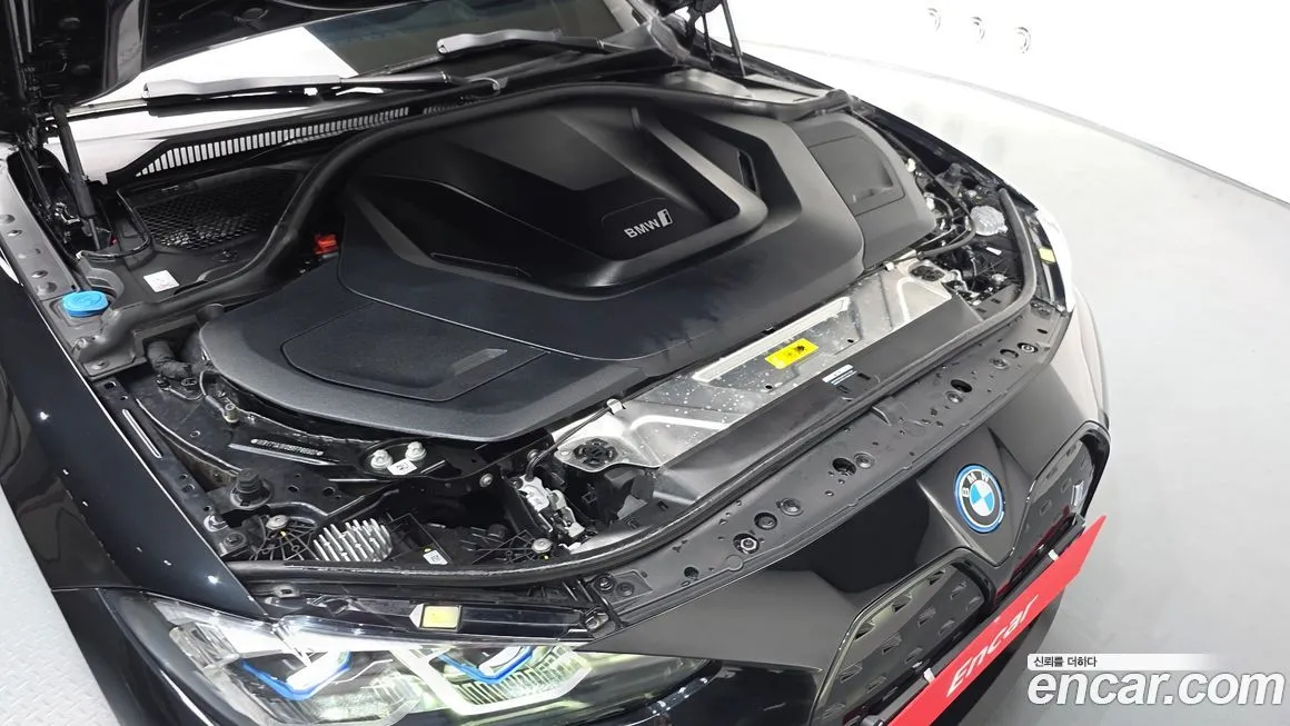 BMW i4 — фото 6