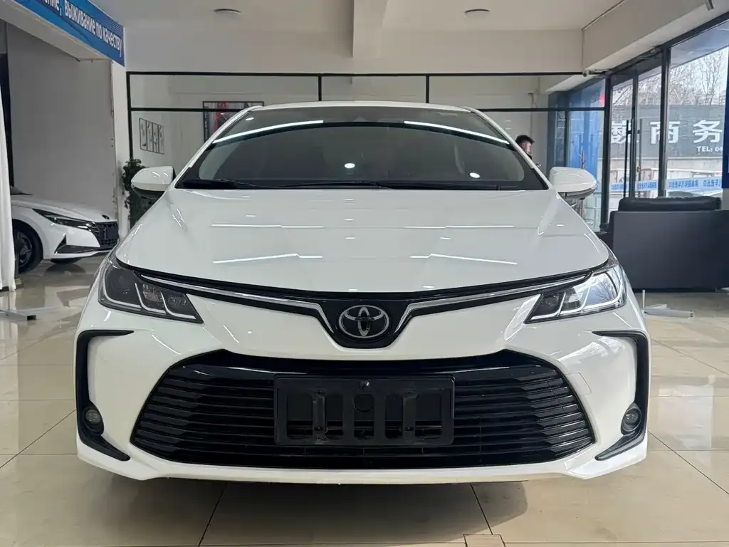Toyota Corolla — фото 2