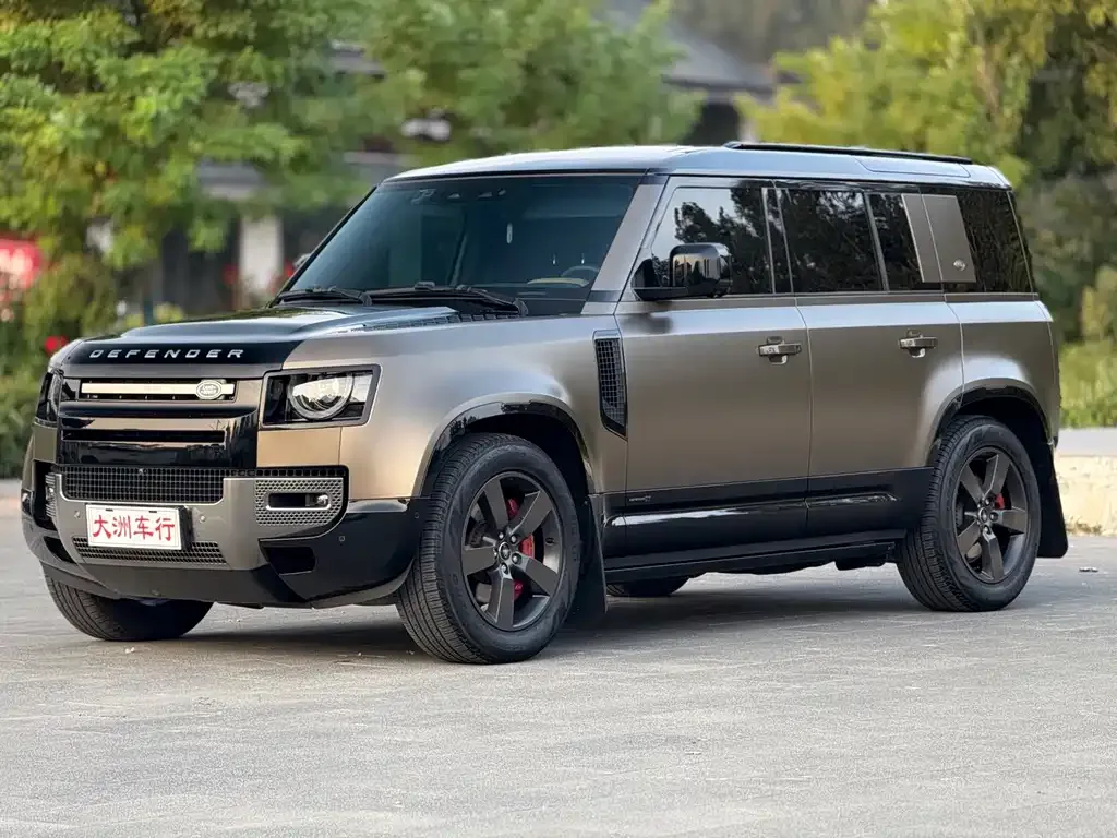 Land Rover Defender — фото 1