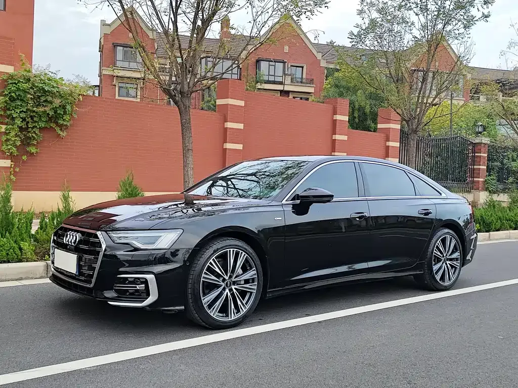 Audi A6L — фото 1