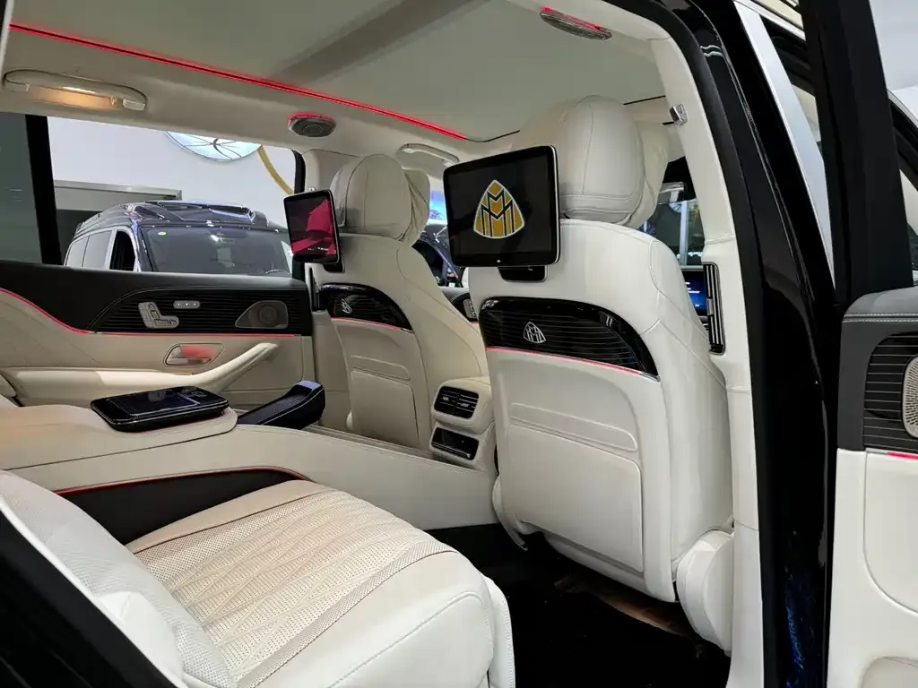Mercedes-Benz GLS — фото 10