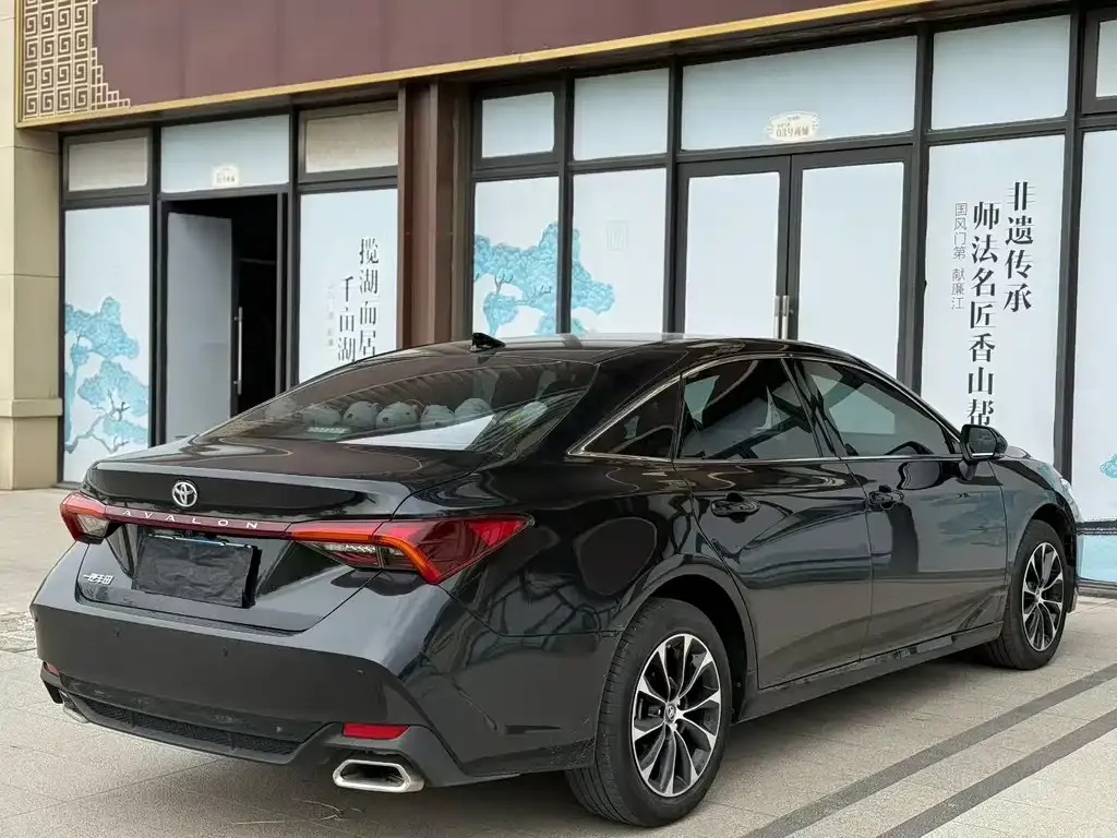 Toyota Avalon — фото 10