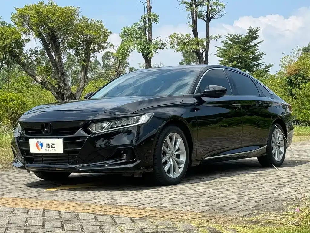 Honda Accord — фото 1