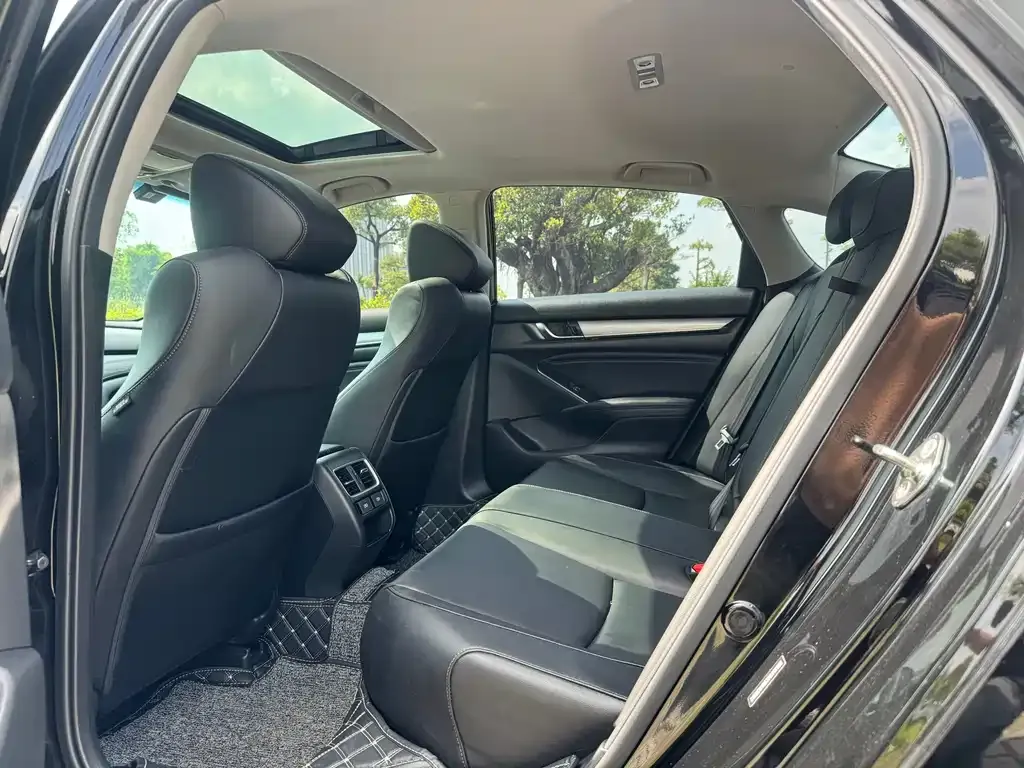 Honda Accord — фото 5