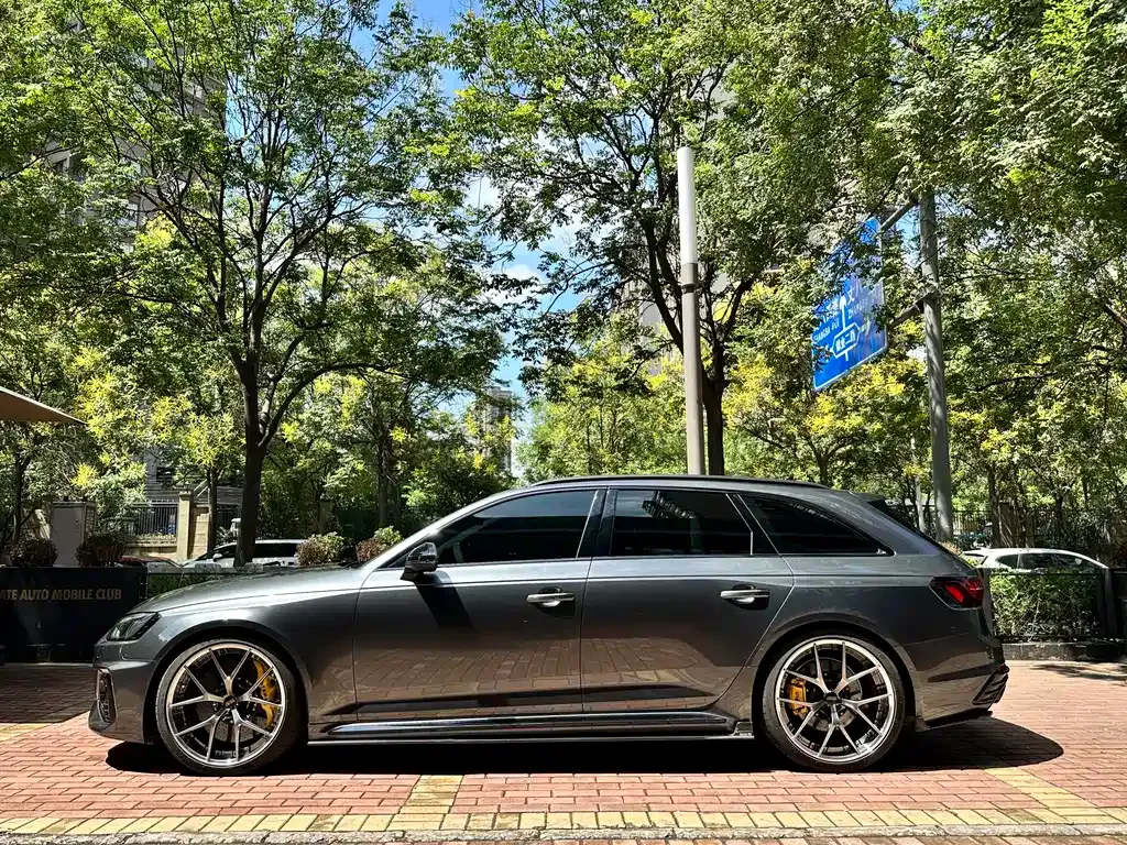 Audi RS 4 — фото 2
