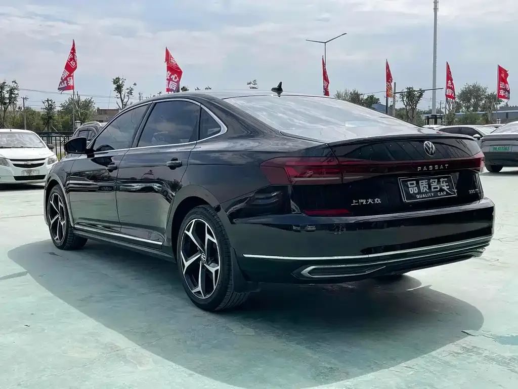 Volkswagen Passat — фото 8