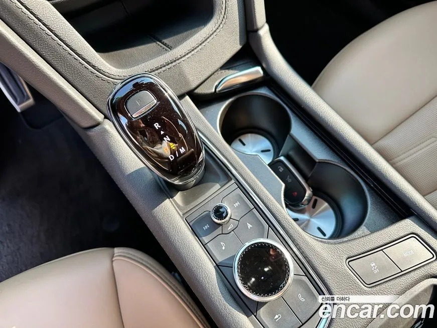 Cadillac XT6 — фото 9