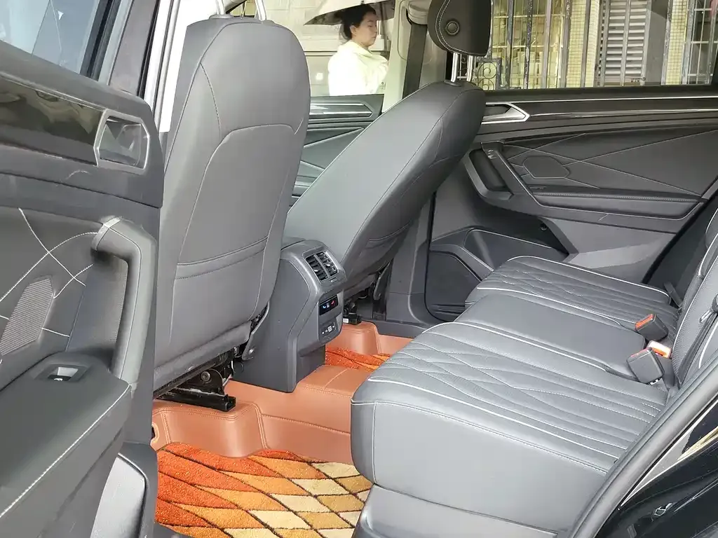 Volkswagen Tiguan L New Energy — фото 10