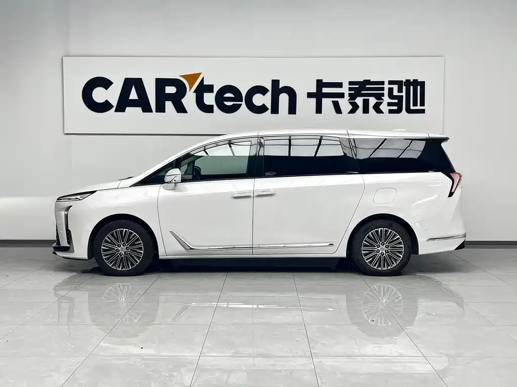 Buick GL8 Hybrid — фото 3