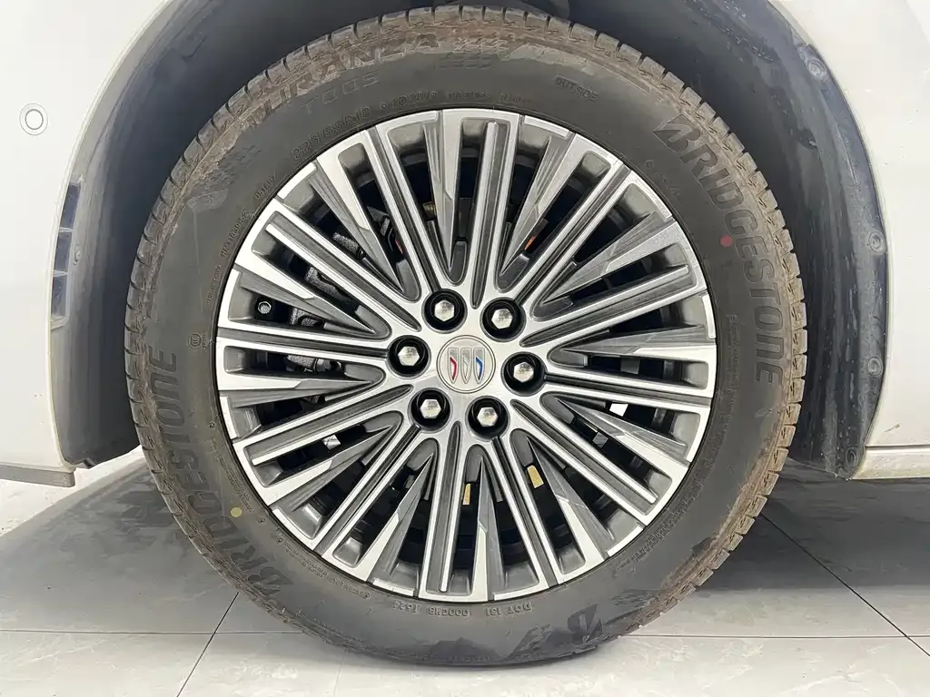 Buick GL8 Hybrid — фото 6