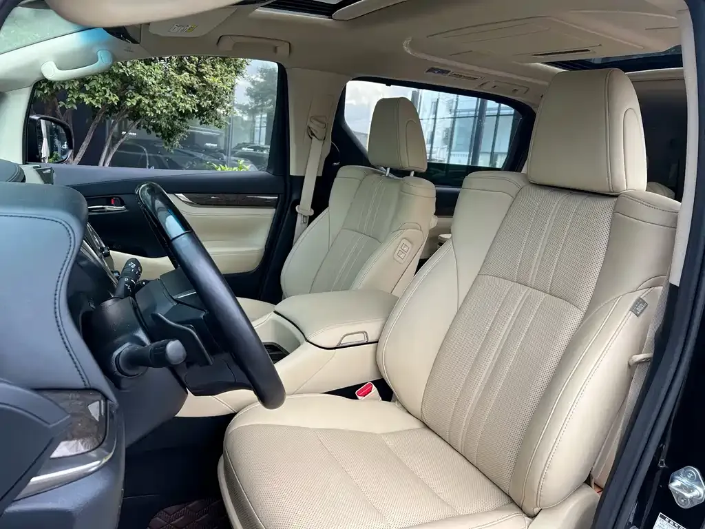Toyota Vellfire — фото 7
