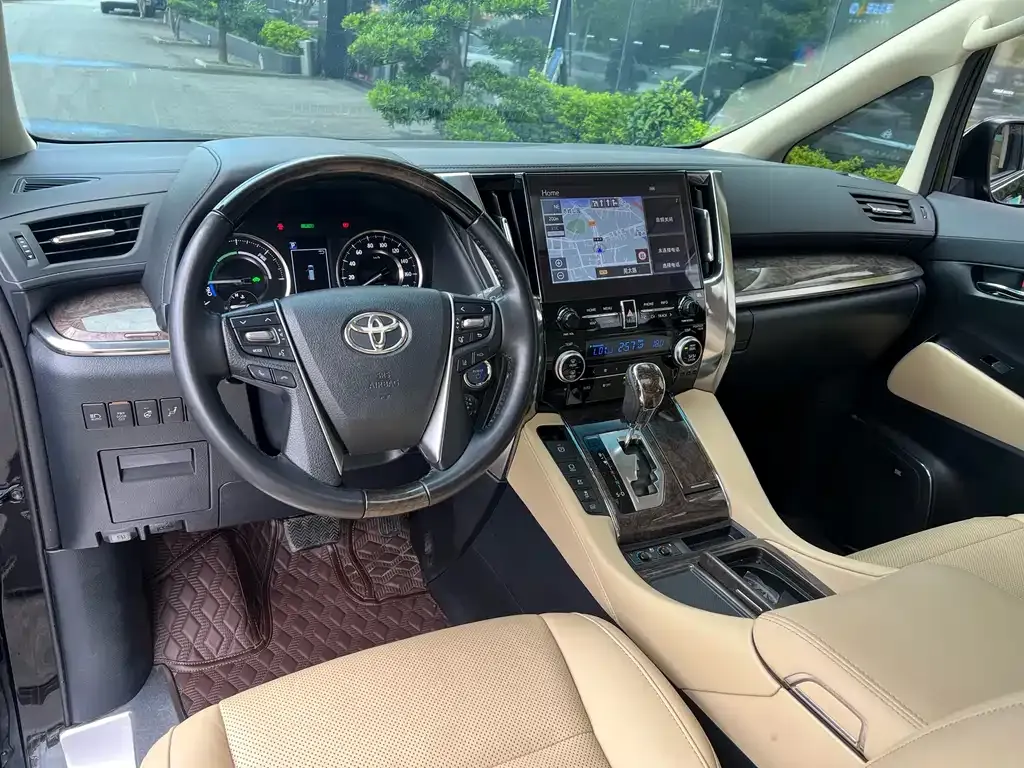 Toyota Vellfire — фото 8