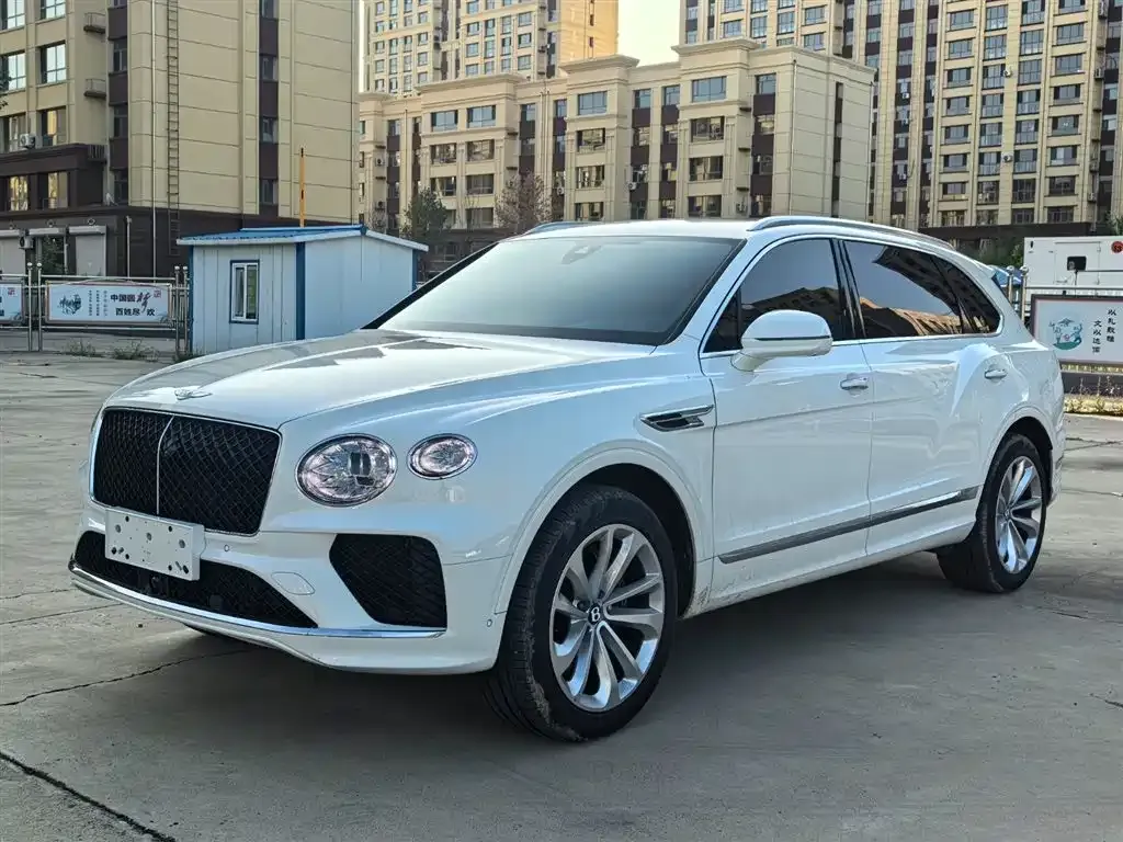 Bentley Bentayga — фото 1