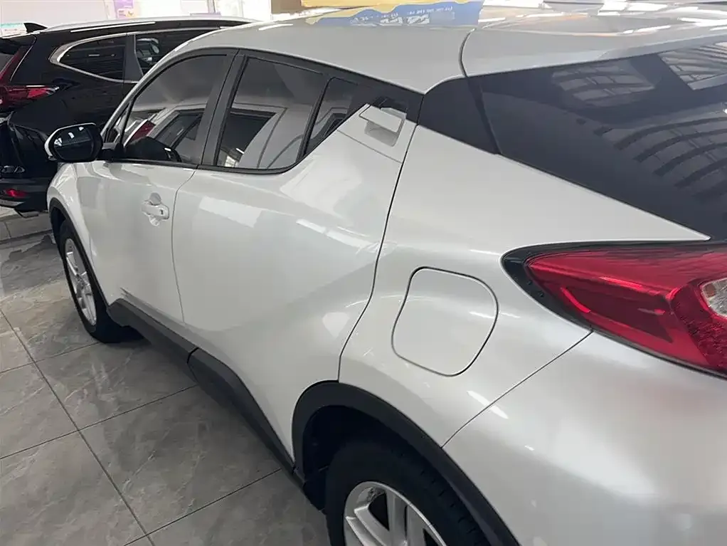 Toyota C-HR — фото 5