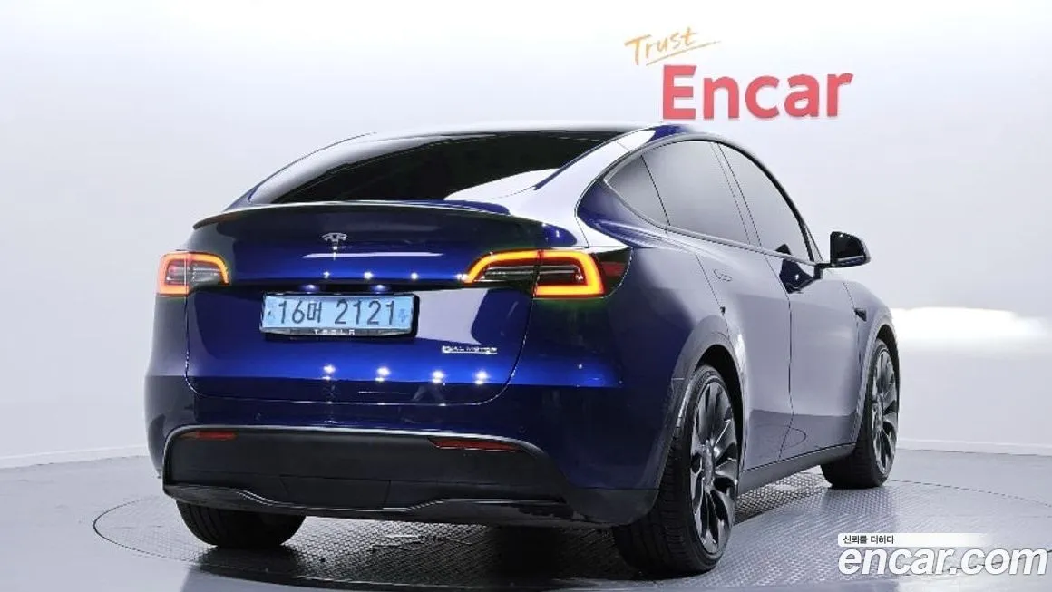 Tesla Model Y — фото 3