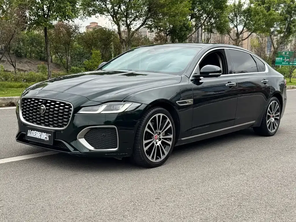 Jaguar XFL — фото 1
