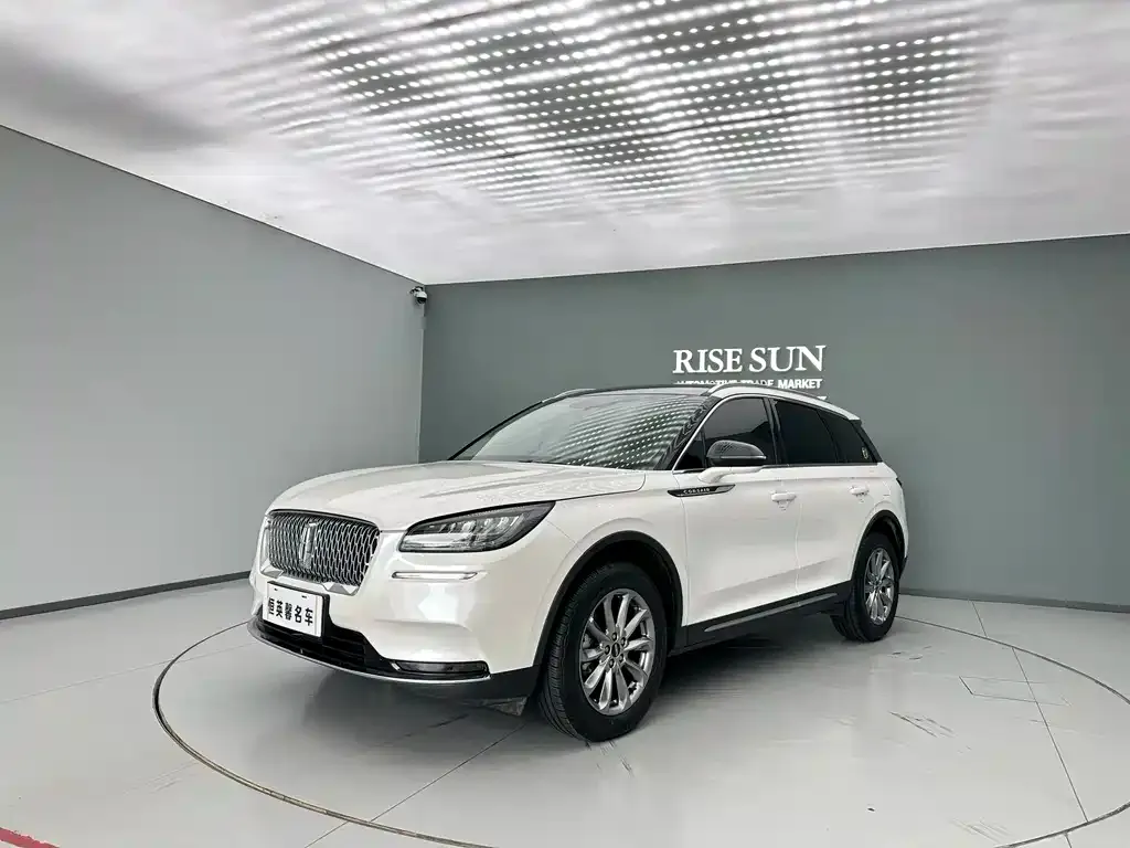Lincoln Corsair — фото 1