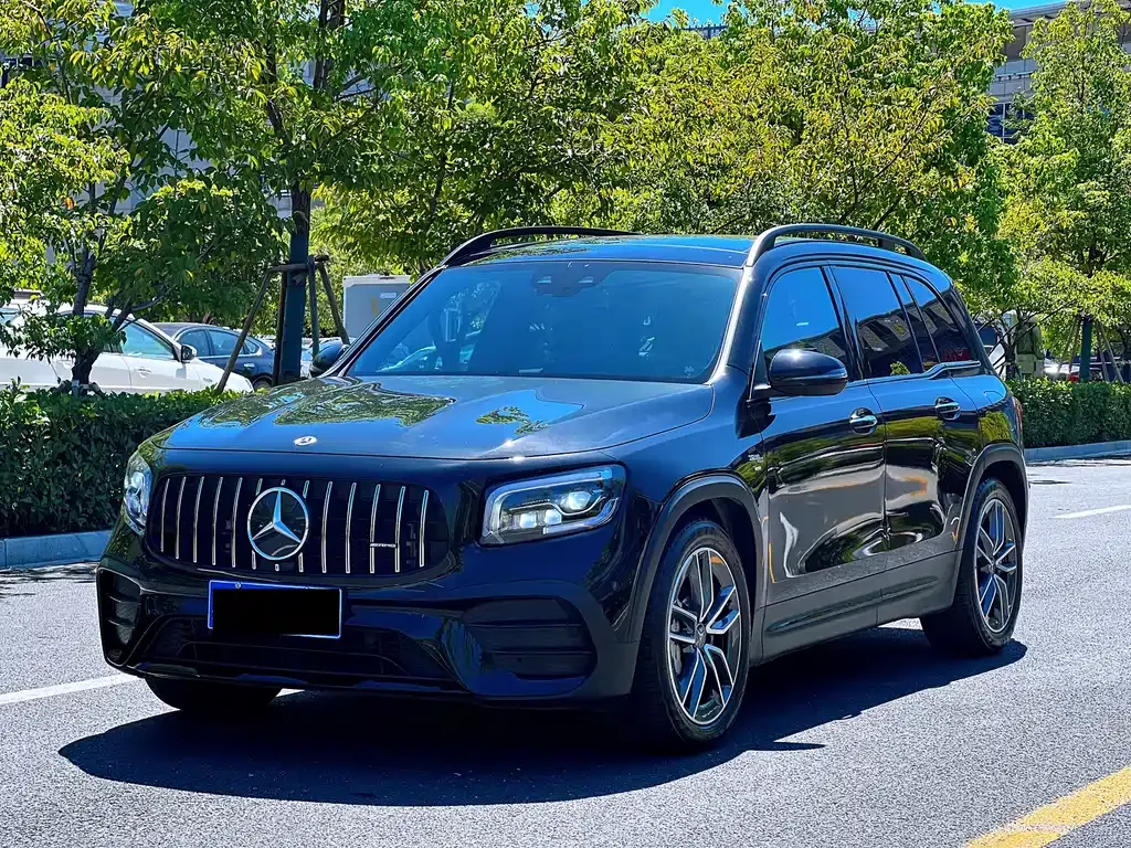 Mercedes-Benz GLB AMG — фото 1