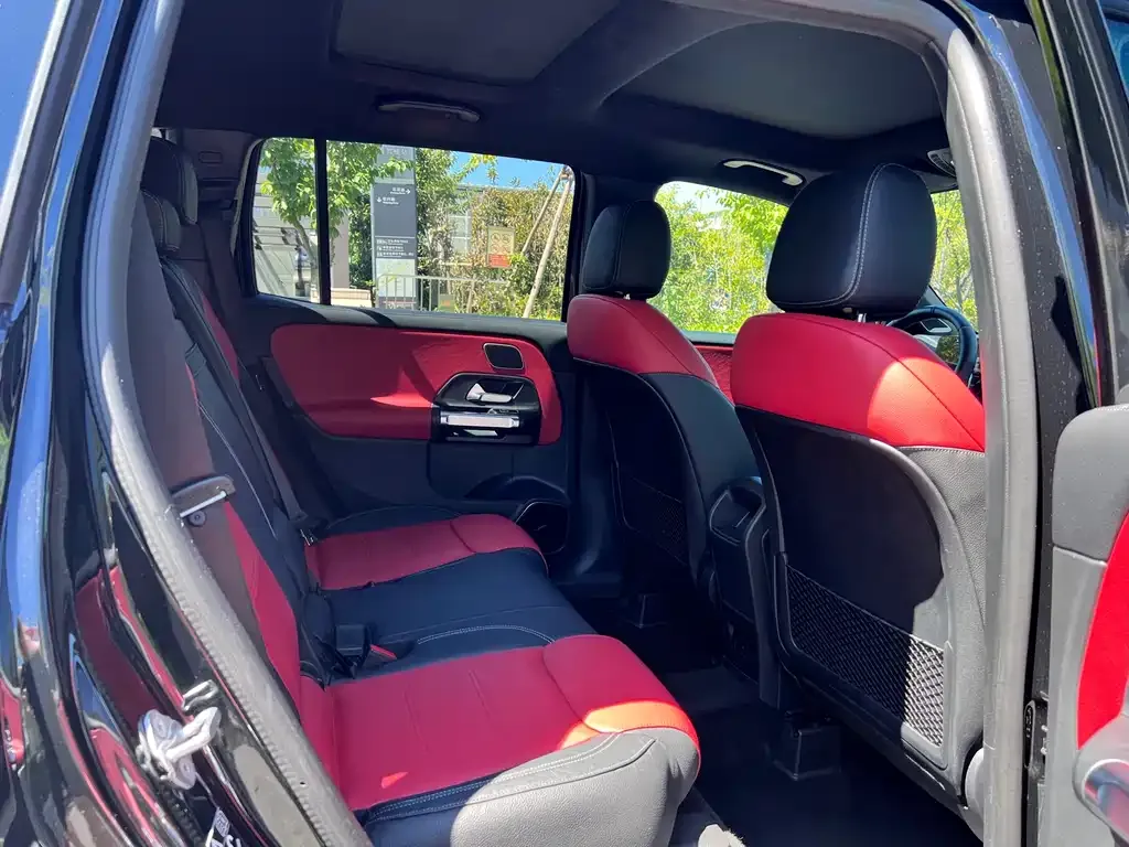 Mercedes-Benz GLB AMG — фото 10