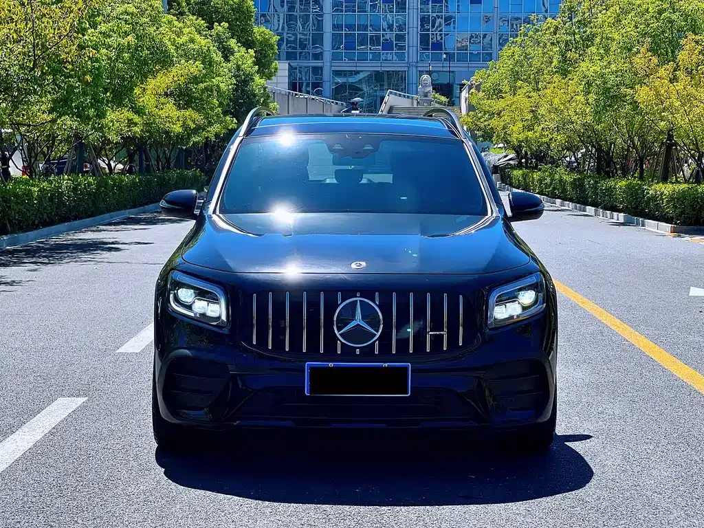 Mercedes-Benz GLB AMG — фото 2