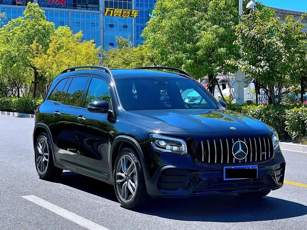 Mercedes-Benz GLB AMG — фото 3